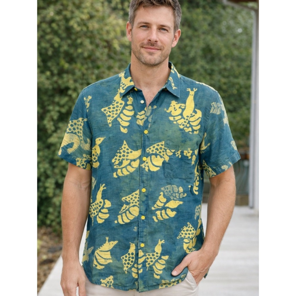 SWAHILI COAST. 100% Linen Shirt. Hand made. Mollusk Print.‎ Button down. S.